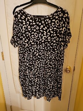 Final Touch Black and White Leopard Print Dress